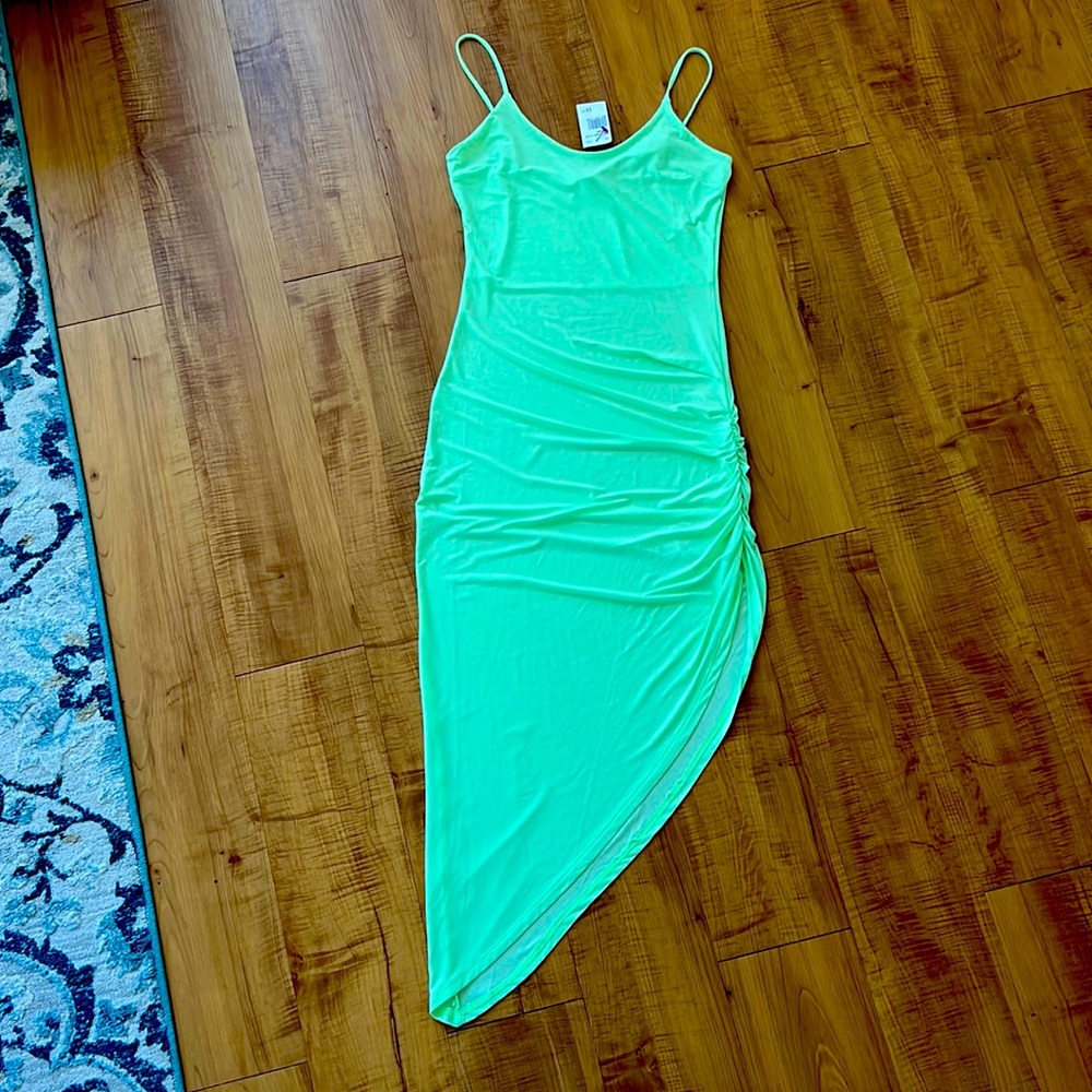 Green midi dress size Medium. New with tags never worn.
